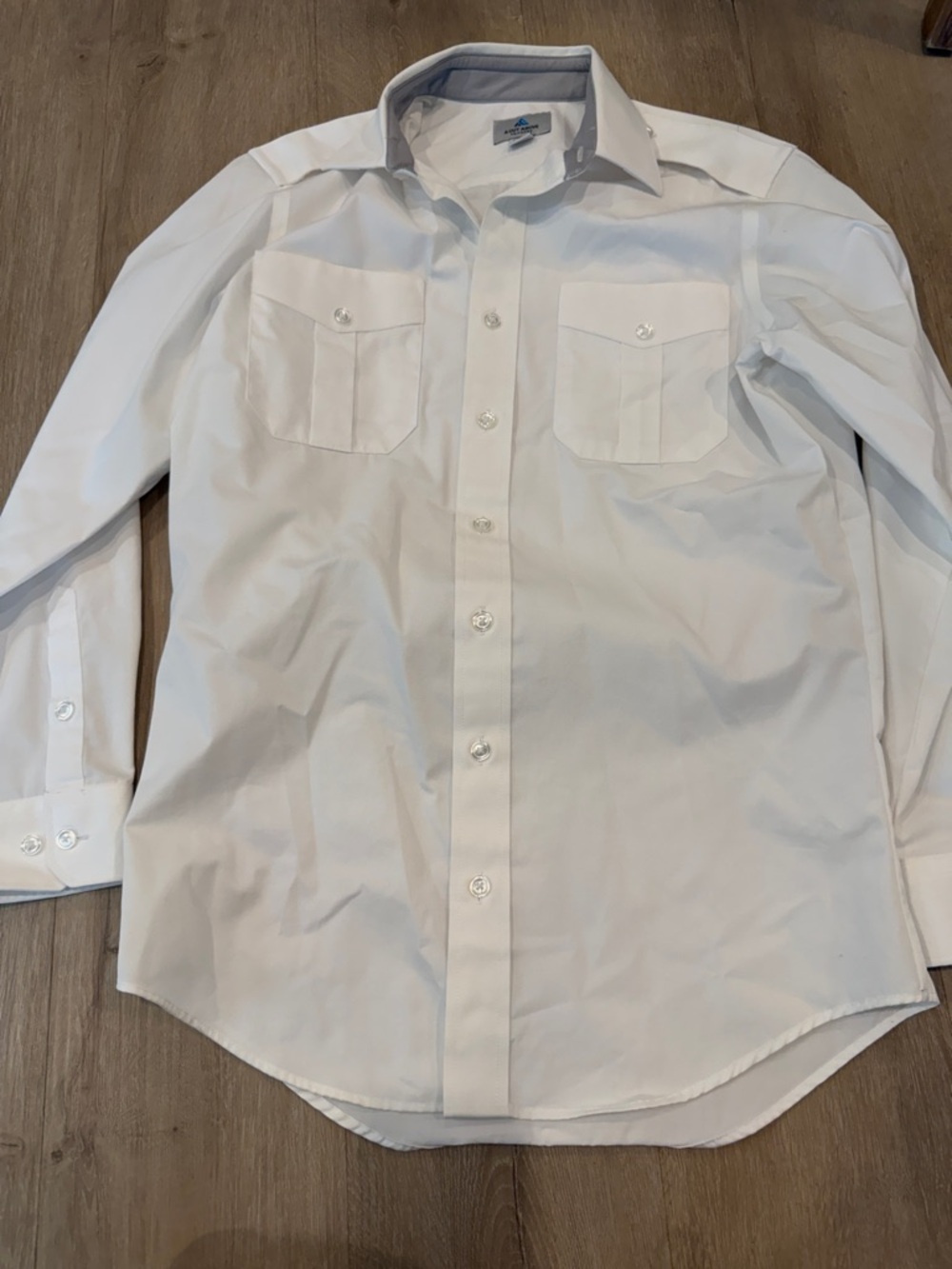 Men's Pilot Classic White Button-Up Longsleeve Shirt